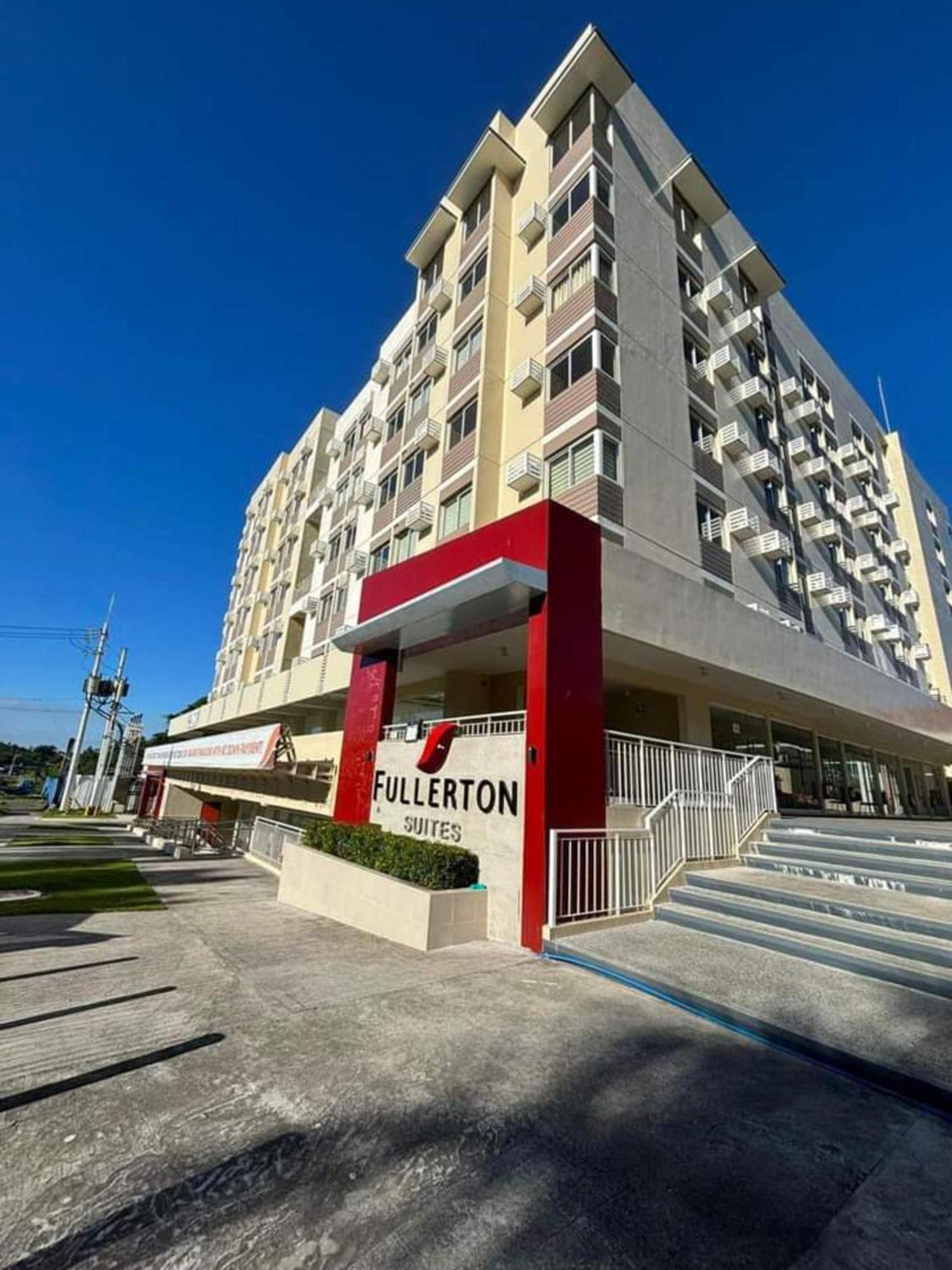 Puting Kahoy Fullerton Suites מראה חיצוני תמונה