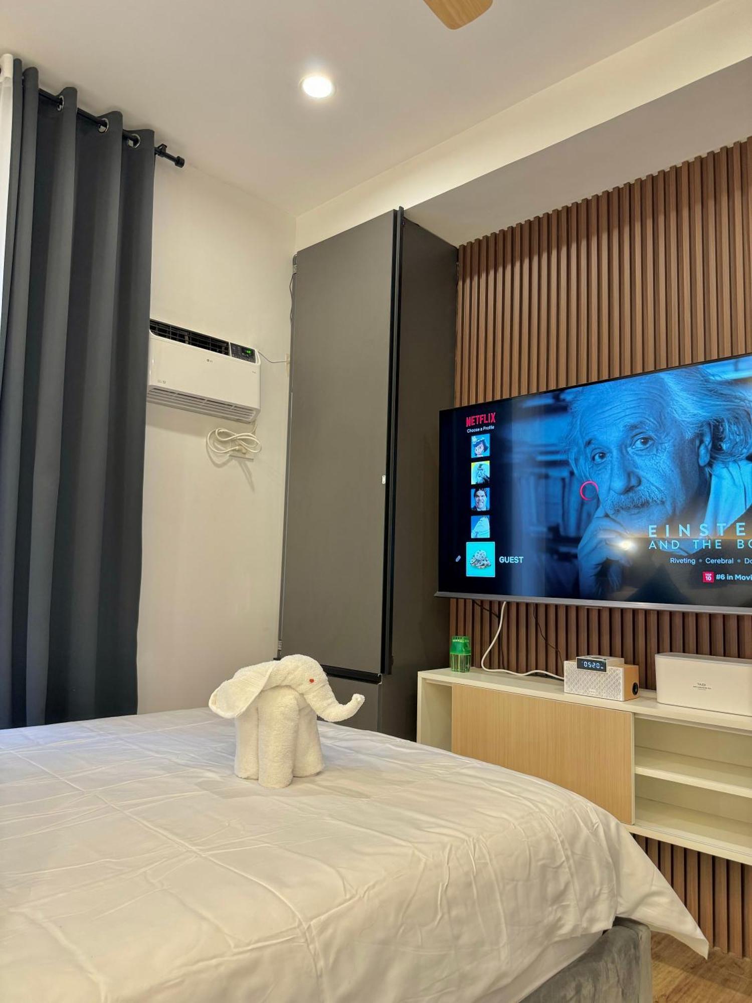 Puting Kahoy Fullerton Suites מראה חיצוני תמונה