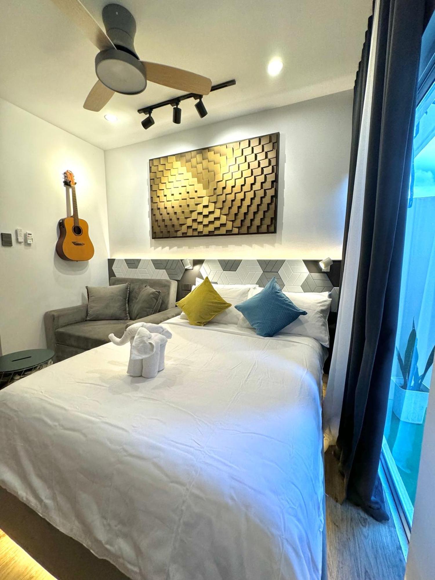 Puting Kahoy Fullerton Suites מראה חיצוני תמונה
