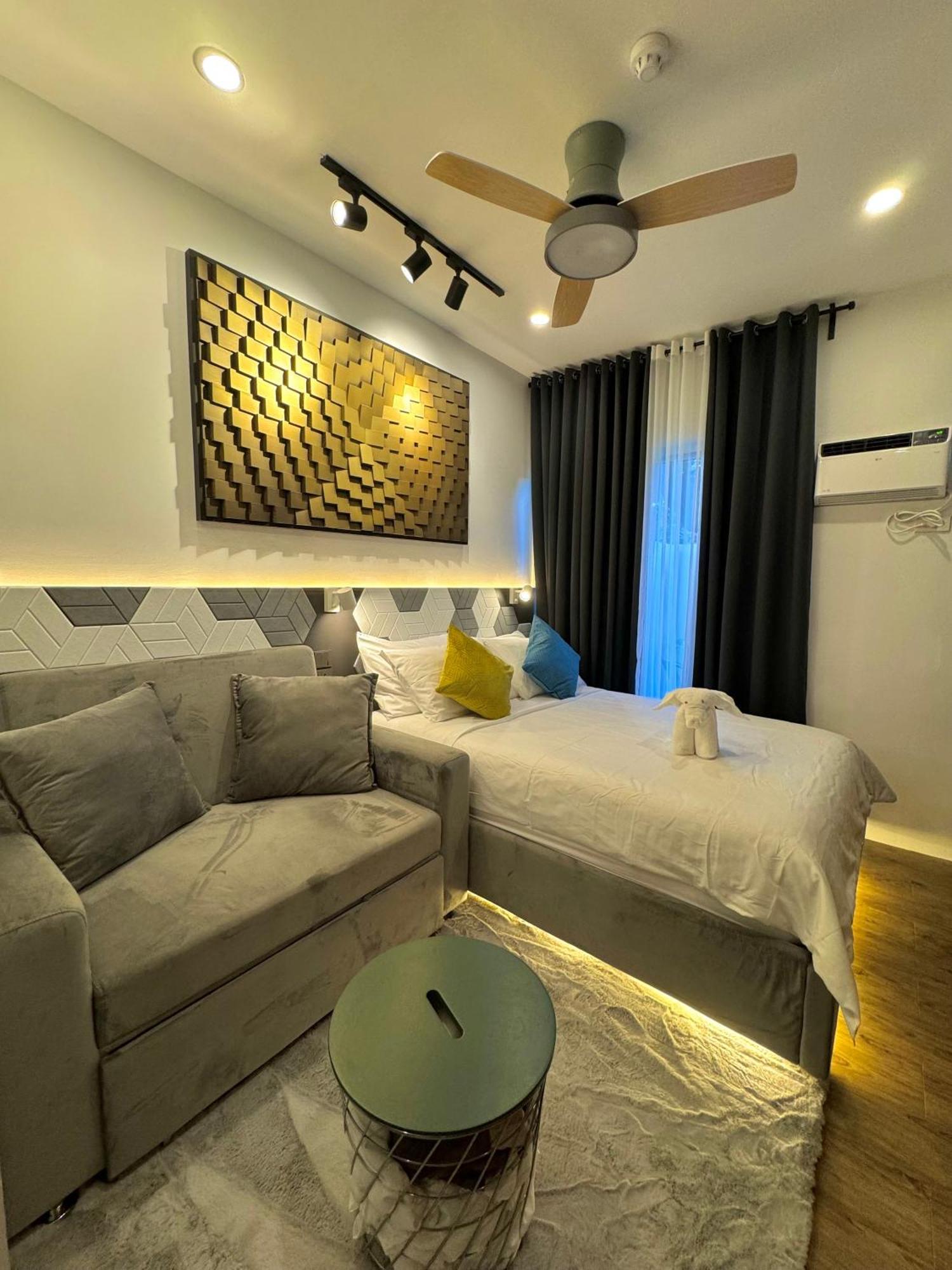 Puting Kahoy Fullerton Suites מראה חיצוני תמונה
